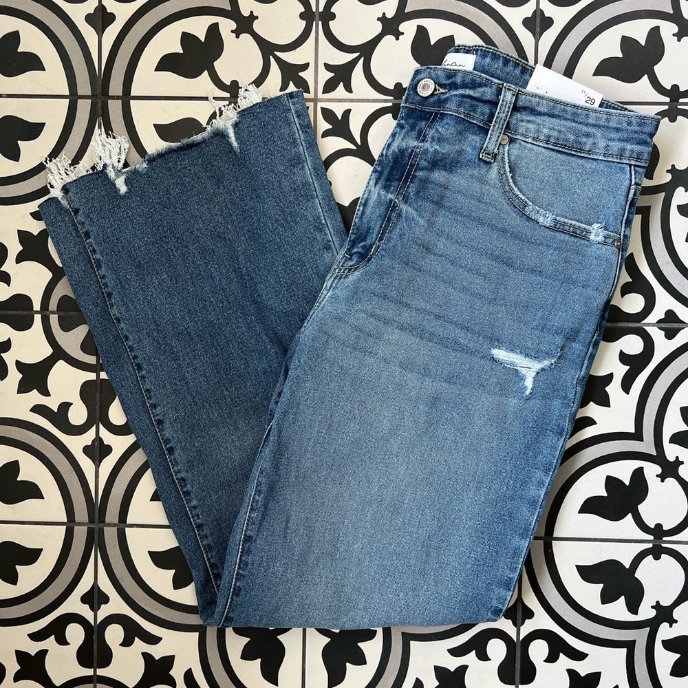 NWT KanCan high rise, slim wide leg with a distressed fray hem
